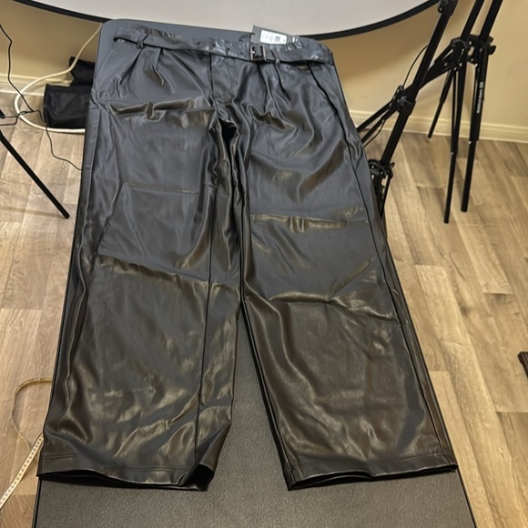 NWTs Who What Wear Pleather like pants. With matching belt. Front pockets. - Picture 3 of 11